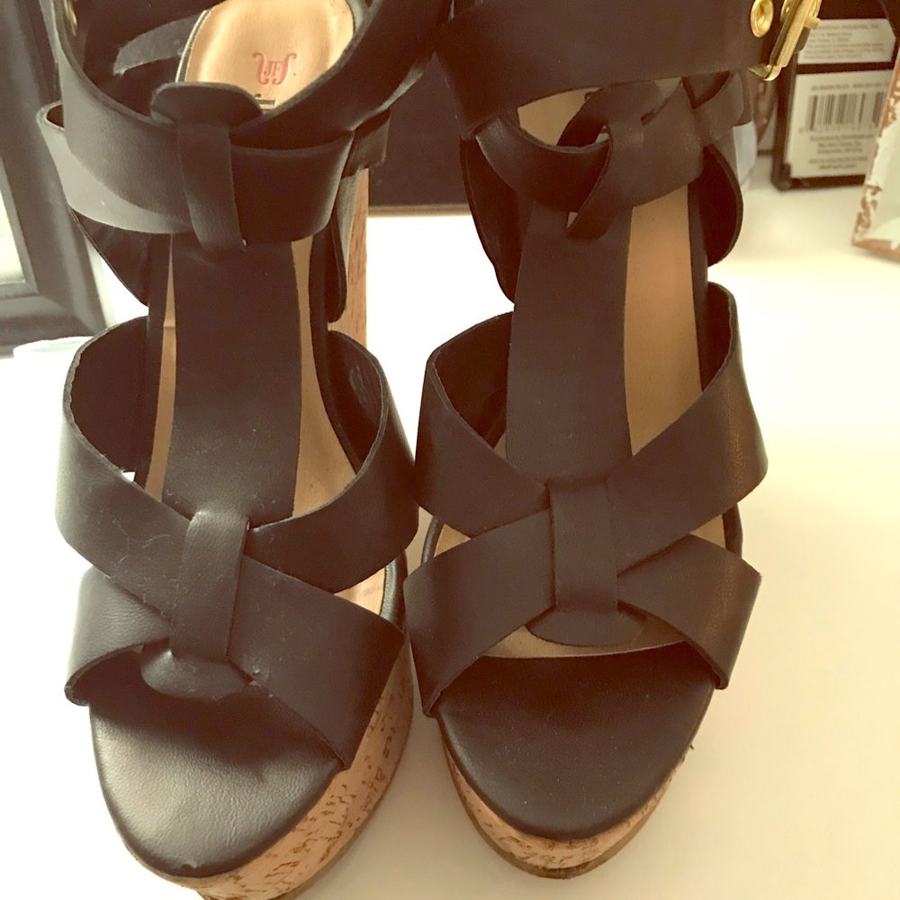 SUPER HIGH black wedges